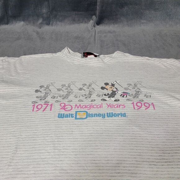 Vintage Mickey Walt Disney World 20 Magical Years 1971-1991 T-Shirt - Picture 2 of 6